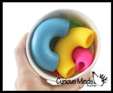 NeeDoh Mac and Squeeze Cheese - 4 Stretchy Elbow Noodle Strings Fidget Toy - Thick, Build Resistance for Strengthening Exercise, Pull, Stretchy, Fiddle Nee Doh