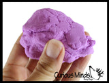 Wonder Sand Pouch with 2 Mini Sand Molds - Stretchy  Soft Moving Sand-Like  putty/dough/slime