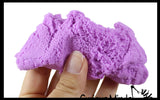 Wonder Sand Pouch with 2 Mini Sand Molds - Stretchy  Soft Moving Sand-Like  putty/dough/slime