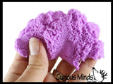Wonder Sand Pouch with 2 Mini Sand Molds - Stretchy  Soft Moving Sand-Like  putty/dough/slime