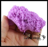 Wonder Sand Pouch with 2 Mini Sand Molds - Stretchy  Soft Moving Sand-Like  putty/dough/slime